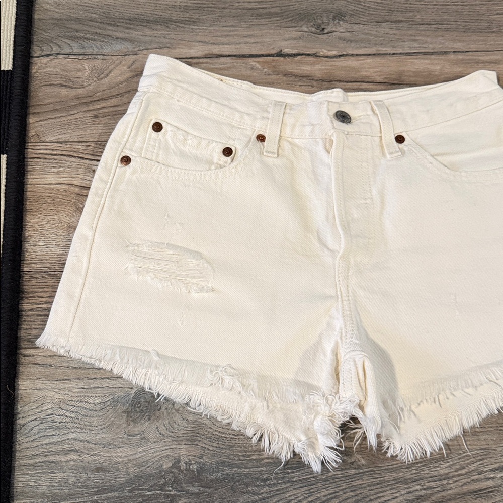 Levi’s 501 white denim Shorts - Picture 3 of 13